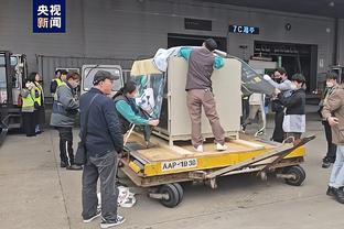 记者：安德烈-路易斯最快今天飞抵上海 完成体检后正式加盟申花